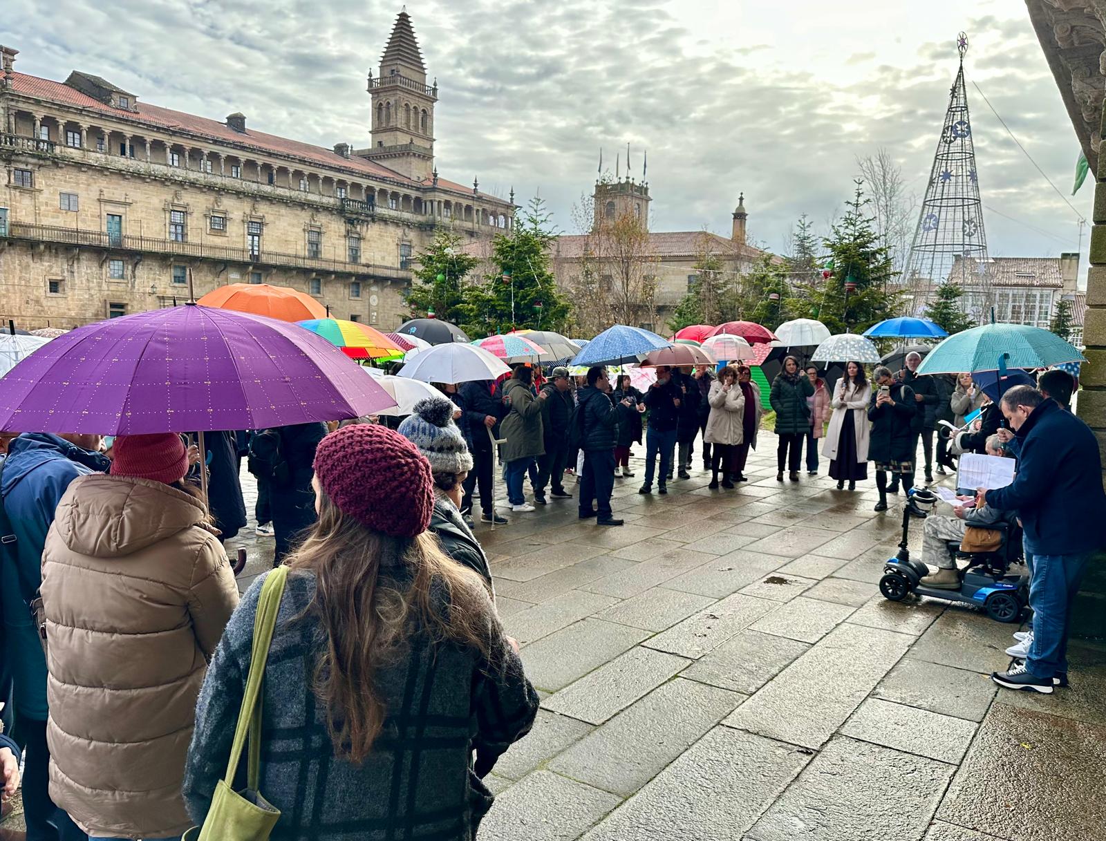 O concello súmase á campaña “BAIXO O MESMO PARAUGAS”, no día das persoas con discapacidade